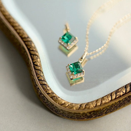 Emerald cut necklace| gold necklace with emerald pendant| emerald diamond pendant necklace