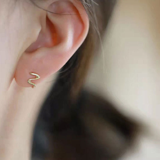 Wavy hoop earrings| Curvy earrings| Twisted hoop earrings