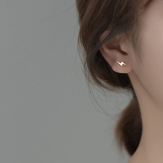 Lightning earrings| lightning bolt earrings| gold lightning bolt earrings