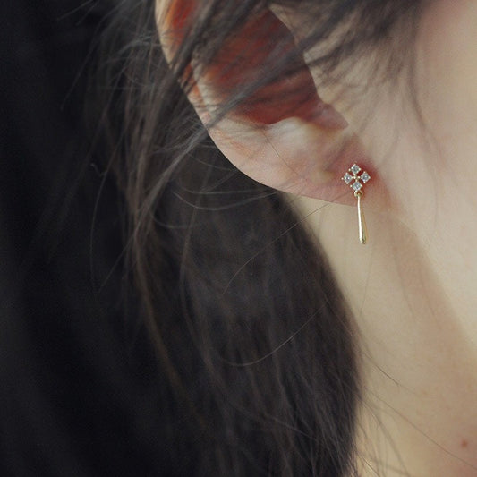 14k vergoldete Sterling Silber Skinny Waterdrop Drop & Dangle Ohrringe, zierliche Kreuz CZ Tropfen Ohrringe, Gold CZ Tropfen Ohrringe, SGE363