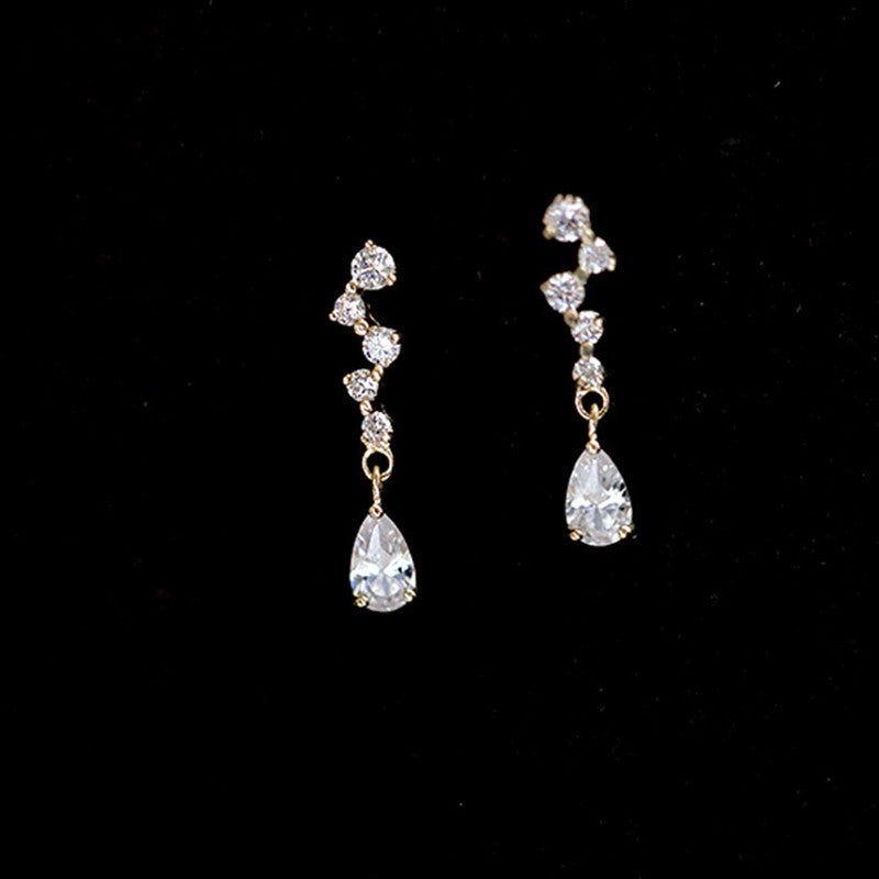 Delicate Gold CZ Droplet Dangle Earrings, Sparkly CZ Waterdrop Dangle & Drop Earrings, Minimalist Dangle Earring, Bridesmaid Gift, E276