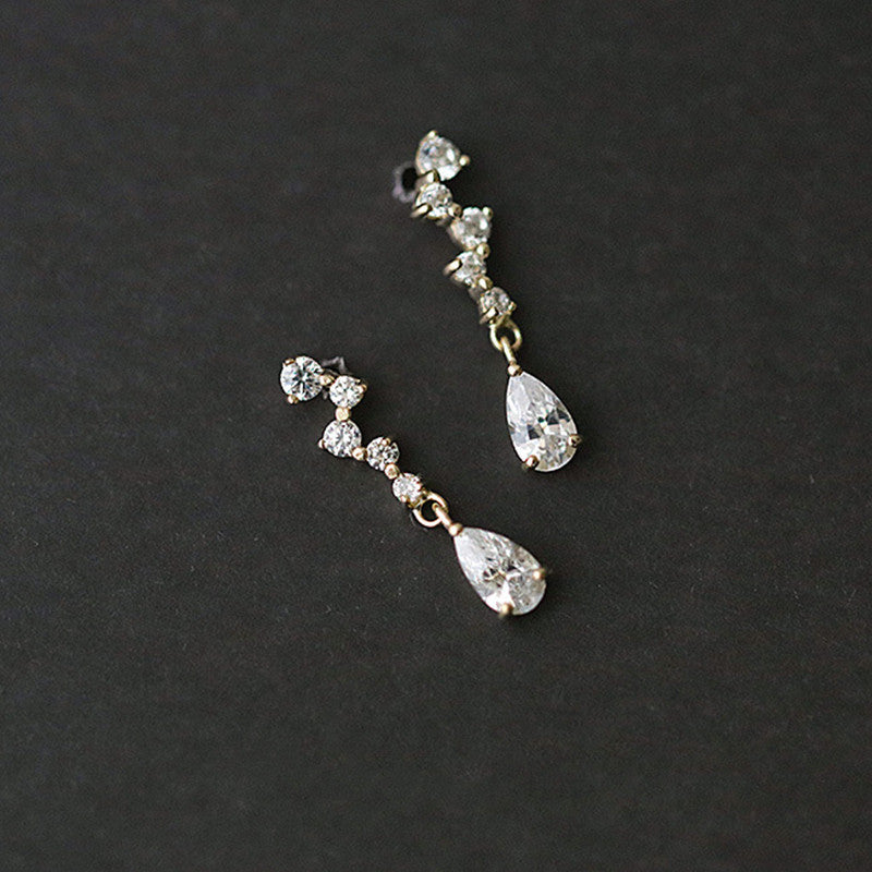 Delicate Gold CZ Droplet Dangle Earrings, Sparkly CZ Waterdrop Dangle & Drop Earrings, Minimalist Dangle Earring, Bridesmaid Gift, E276