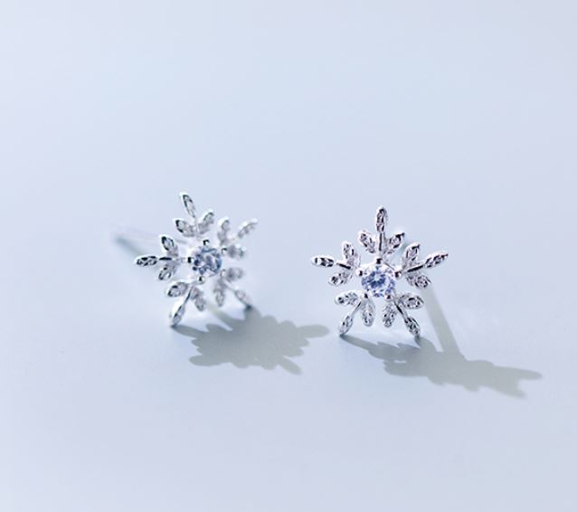 925 Silver CZ Snowflake Stud Earrings, Small Snowflake Earrings, Flower Studs, Christmas Earrings, Minimalist Earrings, Christmas Gift, E320