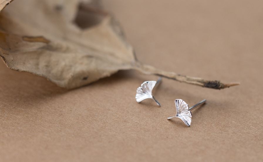 1 Pair | 925 Silver Tiny Ginkgo Leaves Stud Earrings, Dainty Plant Earrings, Minimalist Leaf Studs, Silver or Gold, Helix Studs, Gifts, E247