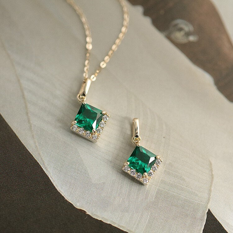 Elegant V-Shaped Emerald Necklace, Solid Sterling Silver Emerald CZ Necklace, Bridal Jewelry, Perfect Gift for her, Silver or Gold, GS05