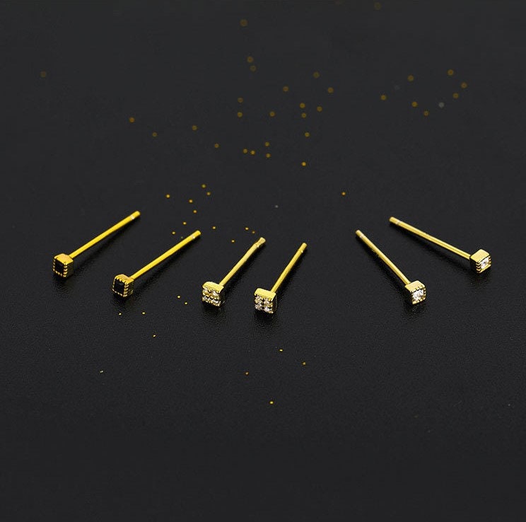 Sterling Silber Winzige CZ Ohrstecker, minimalistische Silber CZ Ohrstecker, schwarz/klare CZ Ohrstecker, Helix/Tragus Ohrstecker, Silber oder Gold, T01