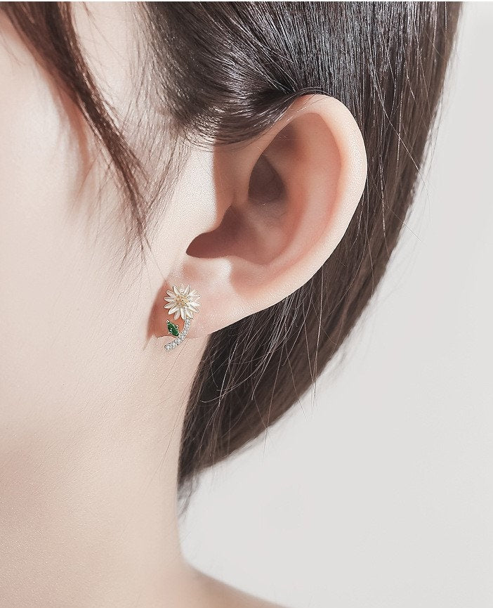 14k Gold Plated 925 Silver Delicate Daisy Earrings, Dainty Daisy & Green Leaves Earrings, Gold Flower Earring, Plant Studs, Gift for her E48