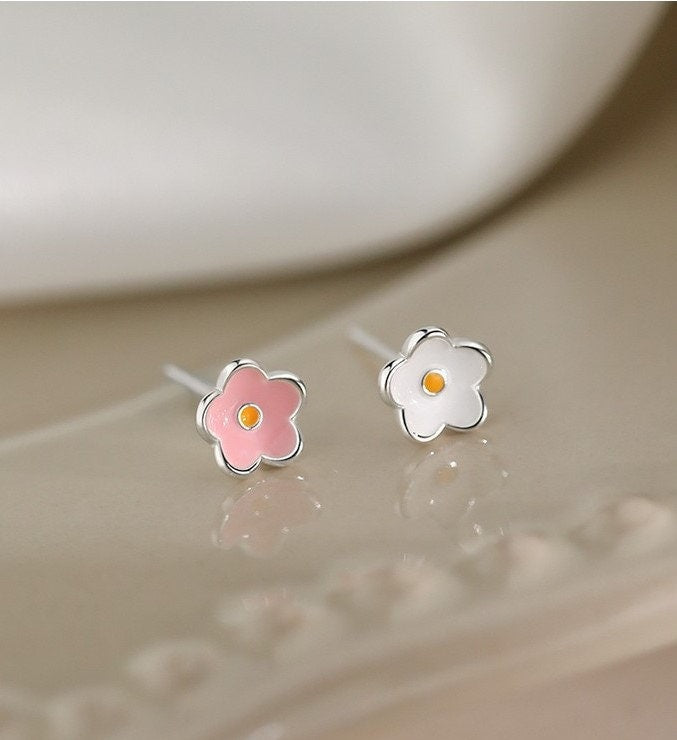 Sterling Silver Flower Stud Earrings, Mismatched Color Flower Studs, Pretty Plant Earrings, Minimalist Flower Studs, Gifts for her, E90