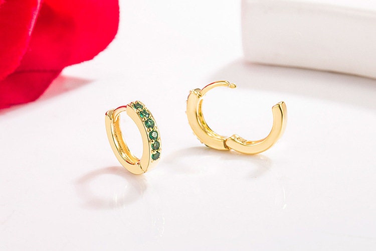 18k Gold Plated 925 Silver Emerald CZ Small  Hoop Earrings, Dainty Emerald Green CZ Hoop Earring, Classic Design, E85