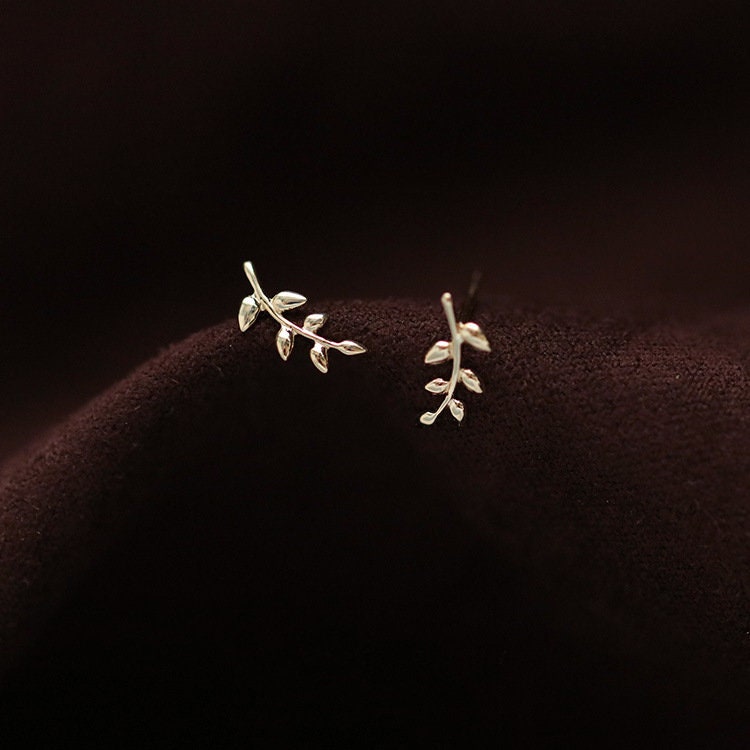 14k Gold Plated 925 Silver Dainty Leaves Stud Earrings, Skinny Plant Stud Earring, Pretty and Timeless Design, Cartilage Studs Gifts, E129