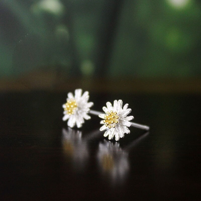 1 Pair | Sterling Silver Daisy Stud Earrings, Pretty Flower Daisy Earrings, Birth Flower Earrings, Dainty Flower Earring, Gift for her, E60