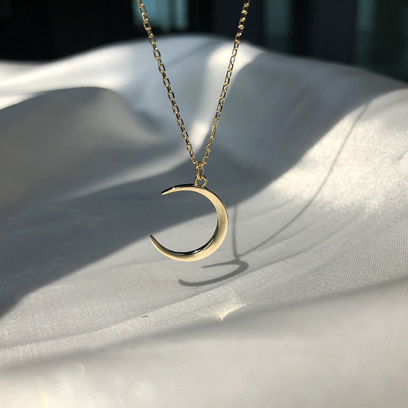 Dainty Crescent Moon Necklace, Gold Moon Pendant, Gold Plated 925 Silver Moon Necklace, Stackable Moon Necklace, Moon Choker, Minimalist N31