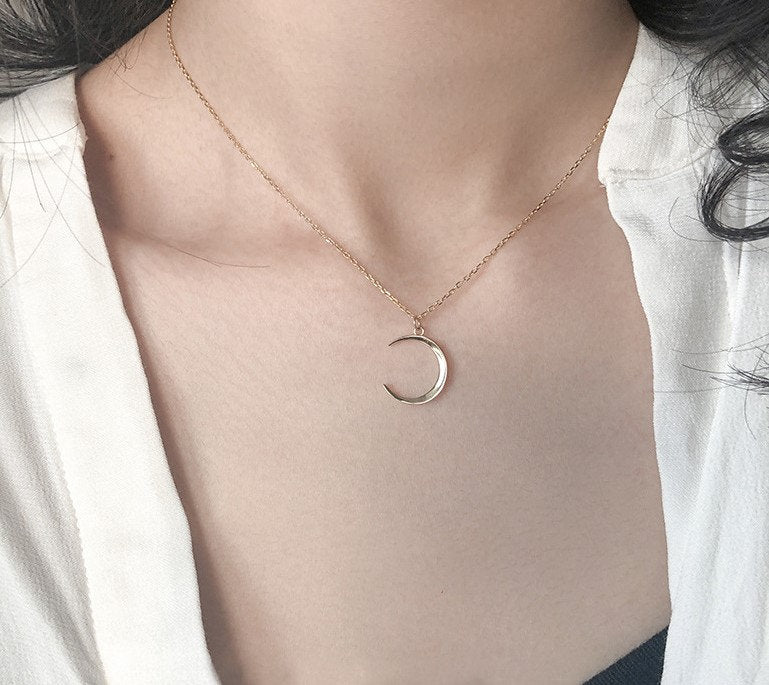 Dainty Crescent Moon Necklace, Gold Moon Pendant, Gold Plated 925 Silver Moon Necklace, Stackable Moon Necklace, Moon Choker, Minimalist N31