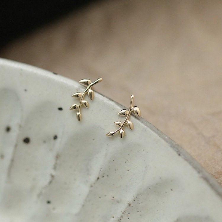 14k Gold Plated 925 Silver Dainty Leaves Stud Earrings, Skinny Plant Stud Earring, Pretty and Timeless Design, Cartilage Studs Gifts, E129