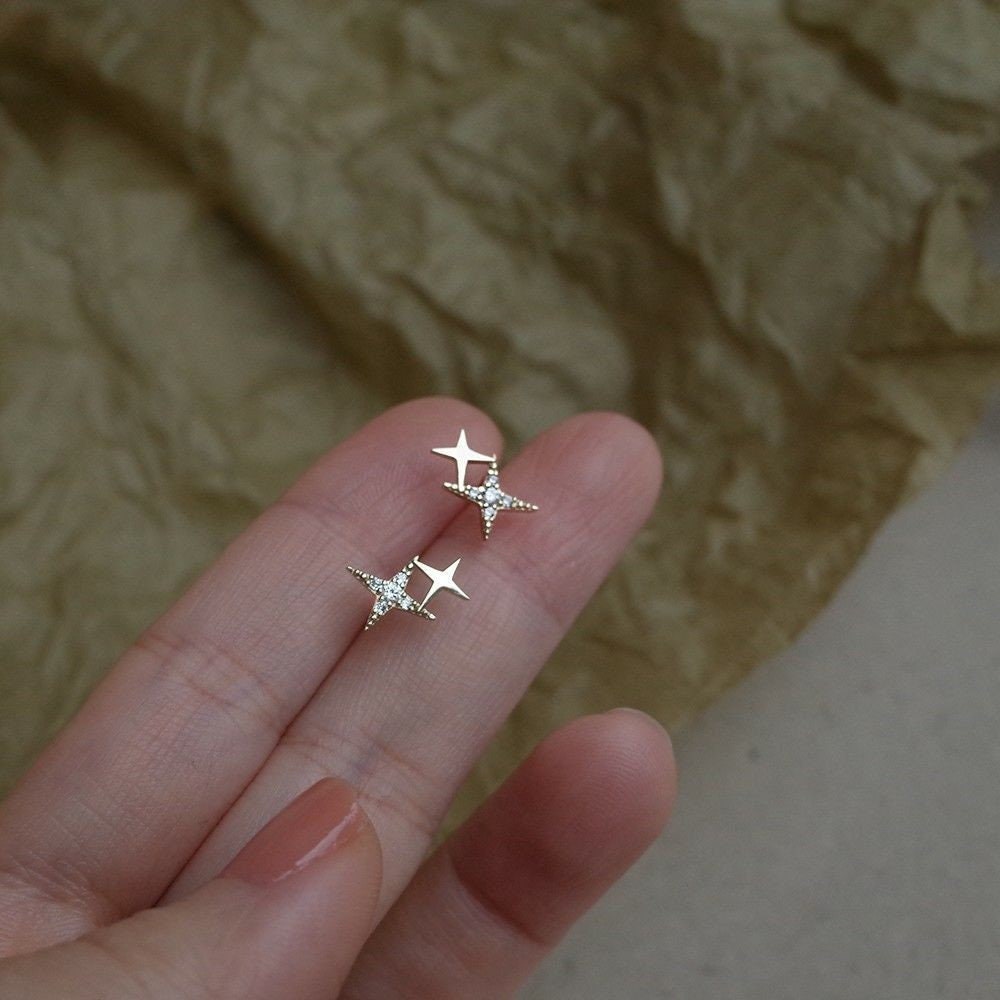 Sparkly CZ Stars Stud Earrings, Sterling Silver Star Earrings, Dainty Star Earring, Timeless Earring, Silver or Gold, Gifts for her, E131