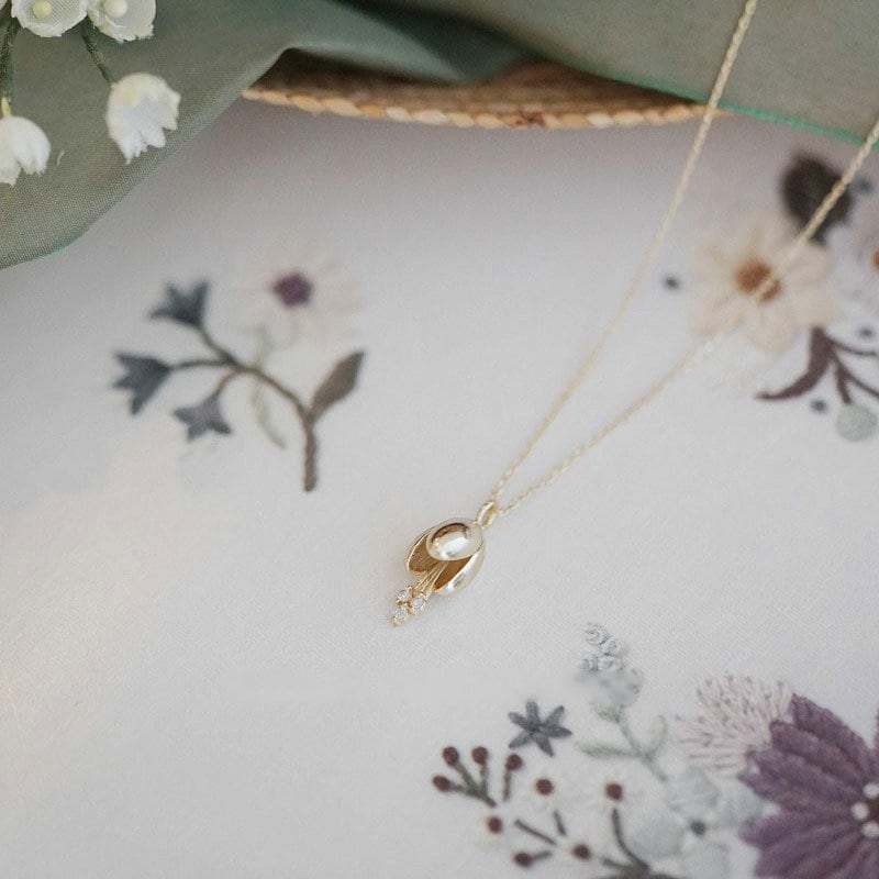 Delicate Lily Bud Necklace, 14k Gold Plated 925 Silver Lovely Flower Necklace, Blossom Pendant, Dainty Flower Trio Necklace, Minimalist, N32