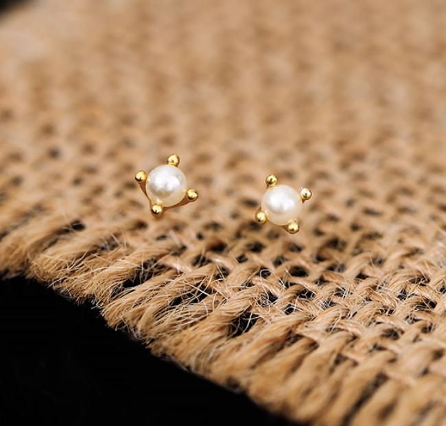 925 Silver Simulated Pearl Stud Earrings, Tiny Pearl Studs, Minimalist Pearl Earring, Stacking Earring, Helix/Targus Studs, E139