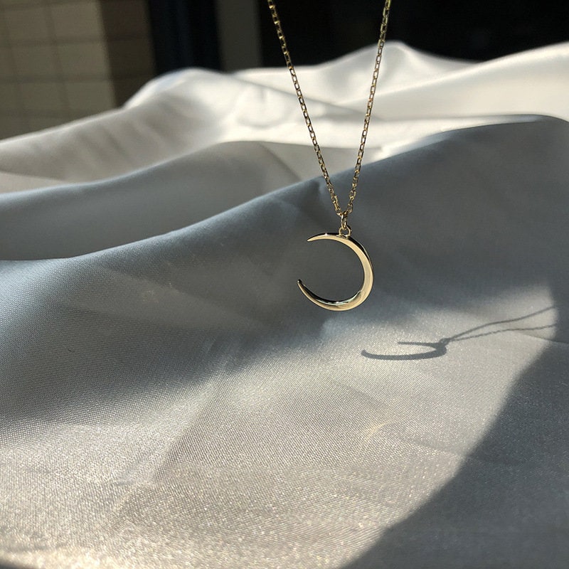 Dainty Crescent Moon Necklace, Gold Moon Pendant, Gold Plated 925 Silver Moon Necklace, Stackable Moon Necklace, Moon Choker, Minimalist N31