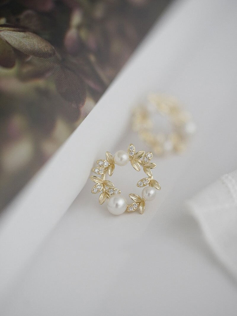 Delicate Wreath Pearl & CZ Stud Earrings, Dainty Olive Leaf Circle Studs, Pearl Circle Earring, Gold Wreath Earrings, Christmas Earring E216