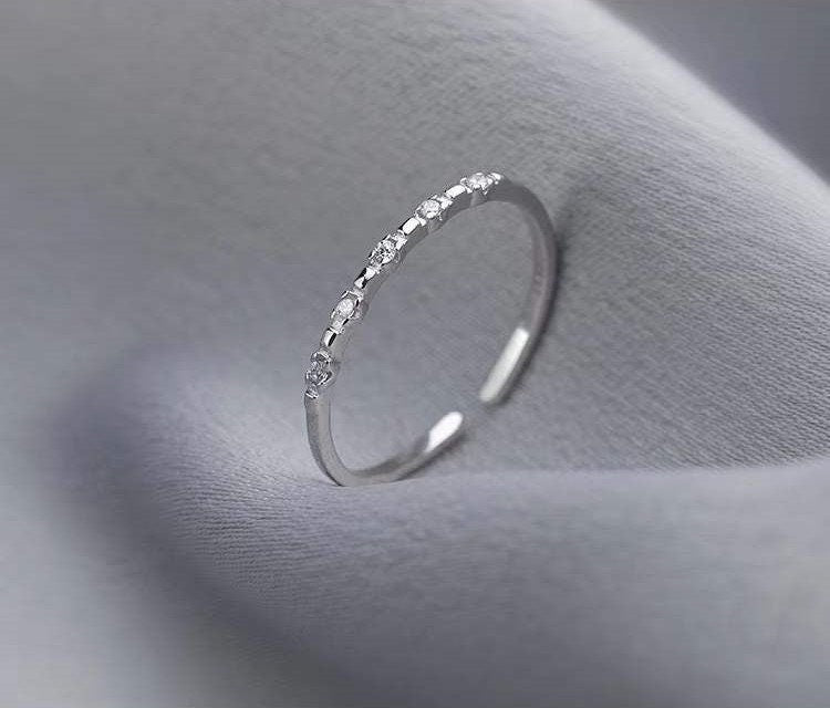 14k vergoldeter 925er Silber zierlicher CZ verstellbarer Ring, zarter offener Ring, dünner offener Ring, stapelbarer Ring, minimalistisch, Geschenke, R19