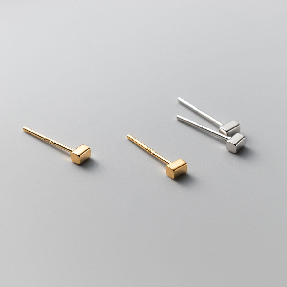 Zierliche kleine rechteckige Ohrstecker, winzige Bar-Ohrstecker aus Sterlingsilber, winzige Gold-Ohrstecker, Helix-/Knorpel-Ohrstecker, minimalistisch, Silber oder Gold E293