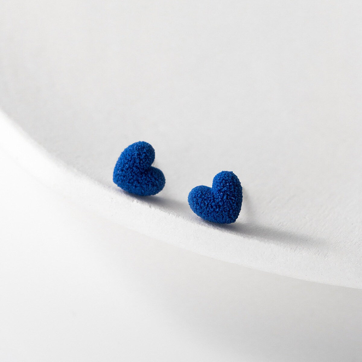 Sterling Silver Klein Blue Heart Stud Earrings, Blue Ceramic Earrings, Blue Heart Frosted Earrings, Minimalist Heart Studs, Gifts, E318