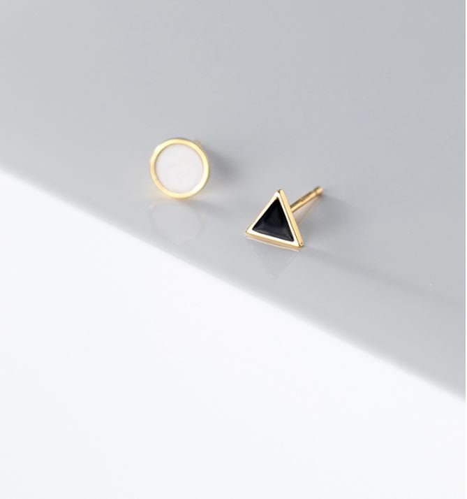 Gold Triangle & Circle Earring, Gold Geometry Earrings, Mismatched Earrings, Minimalist Triangle Earring, Circle Earrings, Gift for her E323