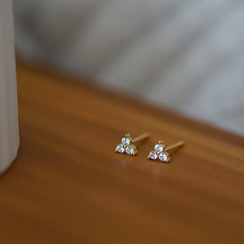 Sterling Silver Extra Tiny Clover Flower Stud Earring, Gold Floral Studs, Lucky Clover Earring, Helix/Tragus Studs, Minimalist, E344