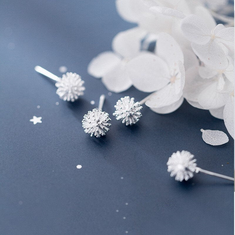 S925 Silver Tiny Dandelion Stud Earring, Silver Dandelion Earrings, Small Plant Earrings, Minimalist Natural Earrings, Gift for her, E353