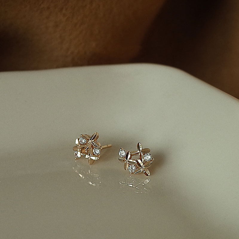 Dainty Gold Sweet Osmanthus Stud Earrings, Osmanthus fragrans Earrings, Plant Earrings, Natural Earrings, Gift for her, Minimalist, E360