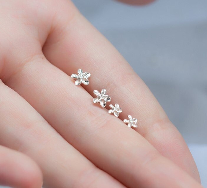 S925 Silver Tiny Flower Stud Earring, Small Flower Earrings, Dainty Plant Studs, Helix/Tragus Earrings, Minimalist Studs, Gift for her, E359