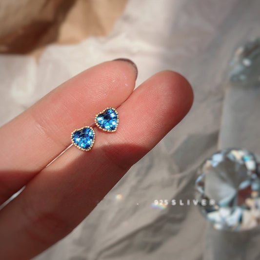 Dainty Gold Blue CZ Earrings, Light Blue Sapphire Earrings, Blue Heart Earrings, Blue Heart Studs, Minimalist Earrings, Gift for her, E365