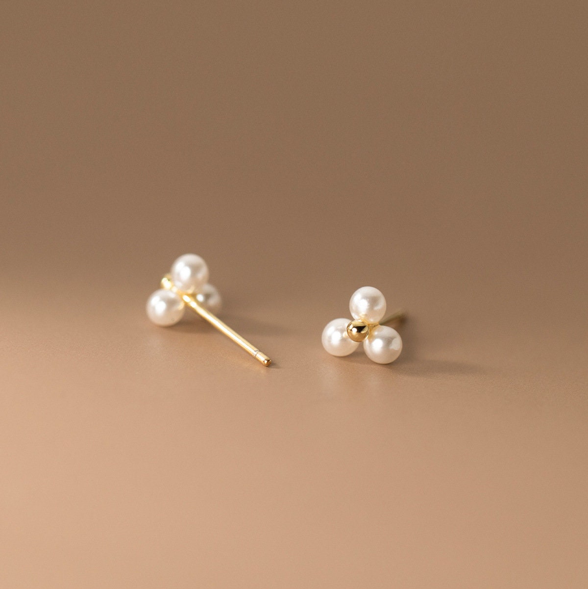 Tiny Triangle Pearl Stud Earring, 14k Gold Plated 925 Silver Triangle Pearl Earring, Geometry Pearl Earring, Pearl Studs, Gift for her, E370