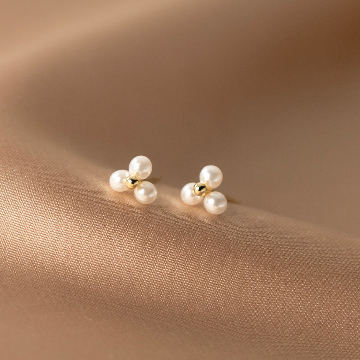 Tiny Triangle Pearl Stud Earring, 14k Gold Plated 925 Silver Triangle Pearl Earring, Geometry Pearl Earring, Pearl Studs, Gift for her, E370