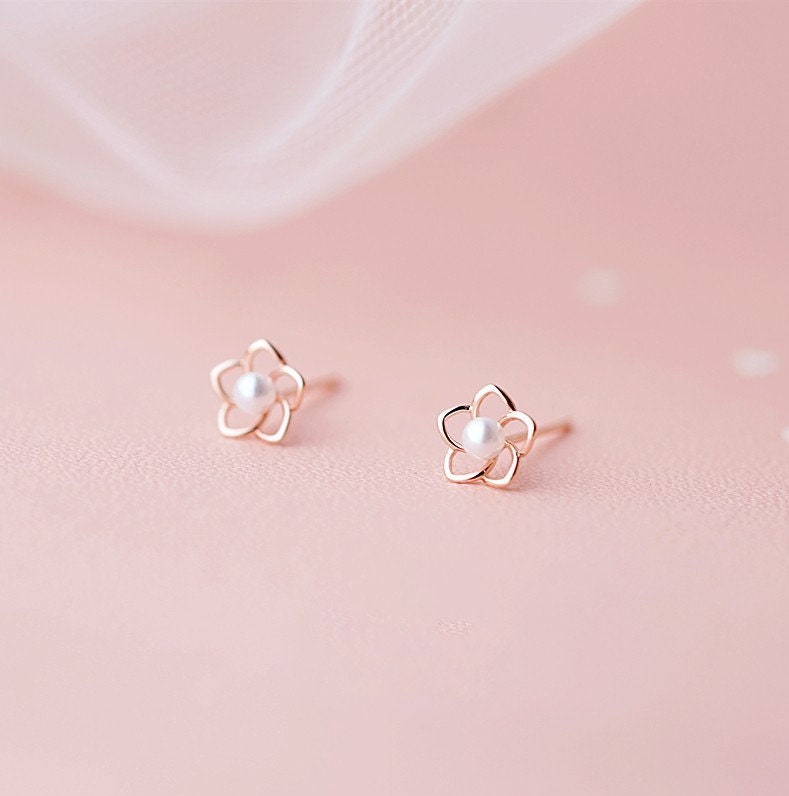 Rose Gold Pearl Flower Stud Earring, Camellia Flower Earring, Pearl Earrings, Flower Pearl Earring, Minimalist Studs, Gift for her, E386