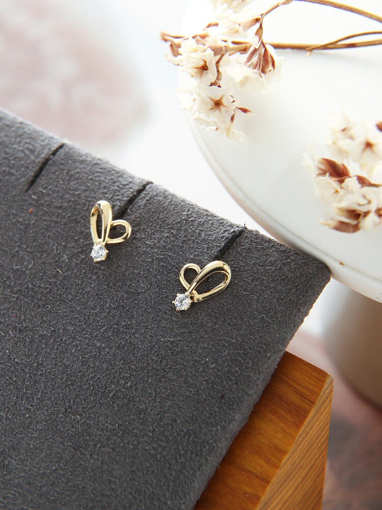 Gold CZ Heart Stud Earring, Hollow-out Heart Earrings, Tiny Heart Earrings, Minimalist Heart Studs, Helix Earrings, Gift for her, E401